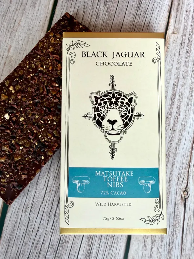 Black Jaguar Matsutake Toffee Nibs 72% chocoladereep puur
