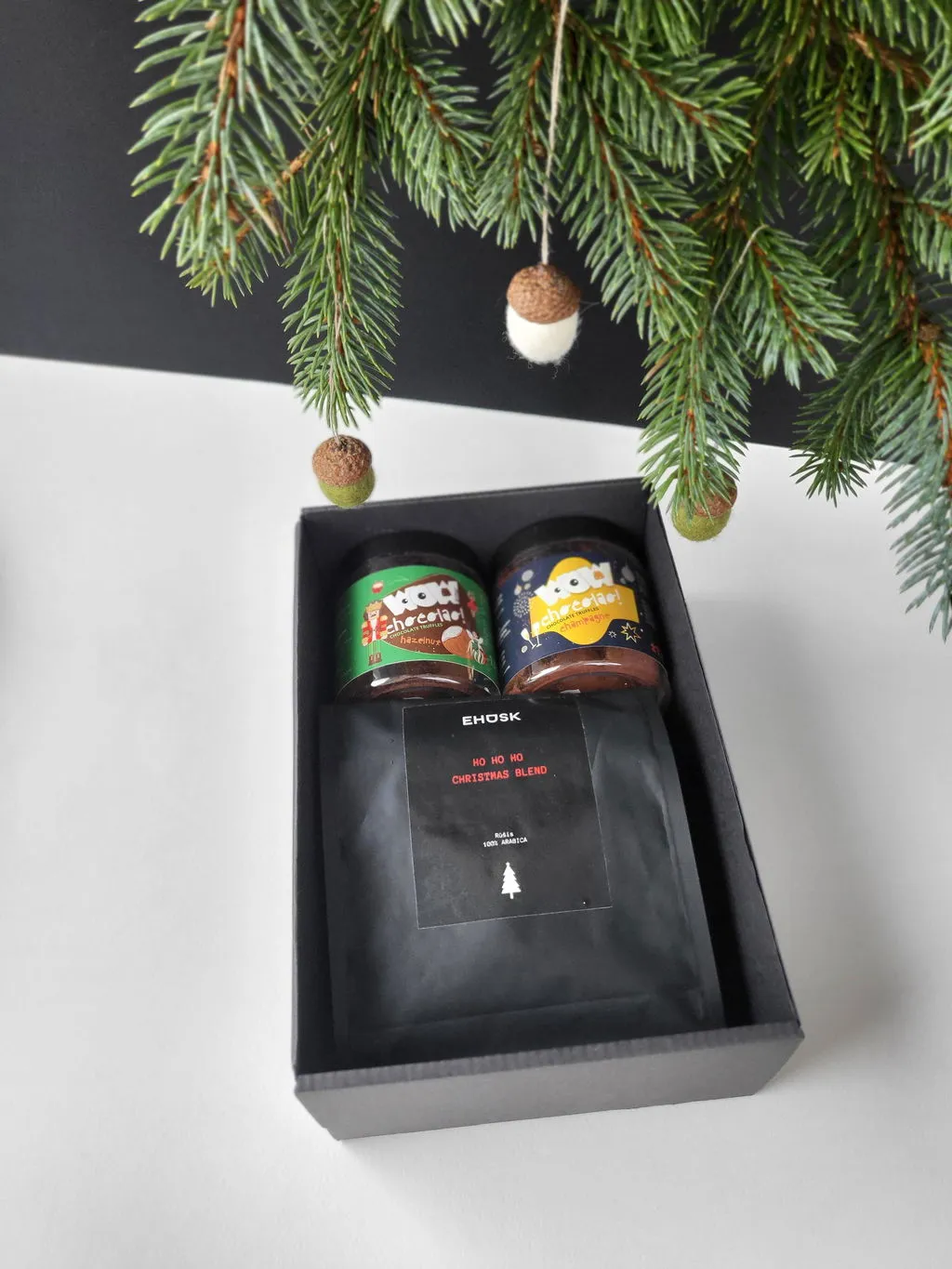 WOW Chocolao Hazelnoot Kersttruffels pot 130g noot