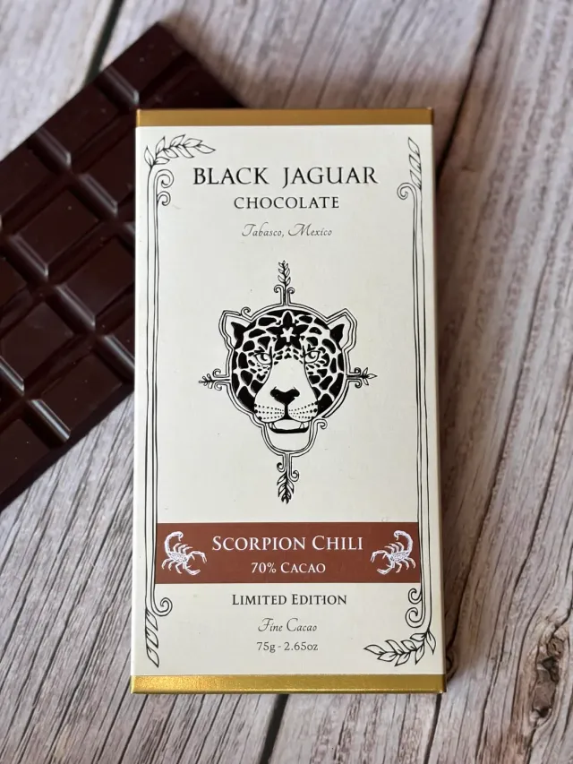 Black Jaguar Scorpion Chili 77% chocoladereep pittig